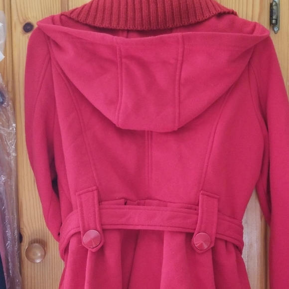 Red jacket - Picture 5 of 5